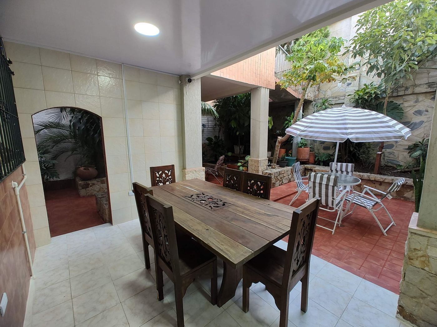 Comedor junto al patio